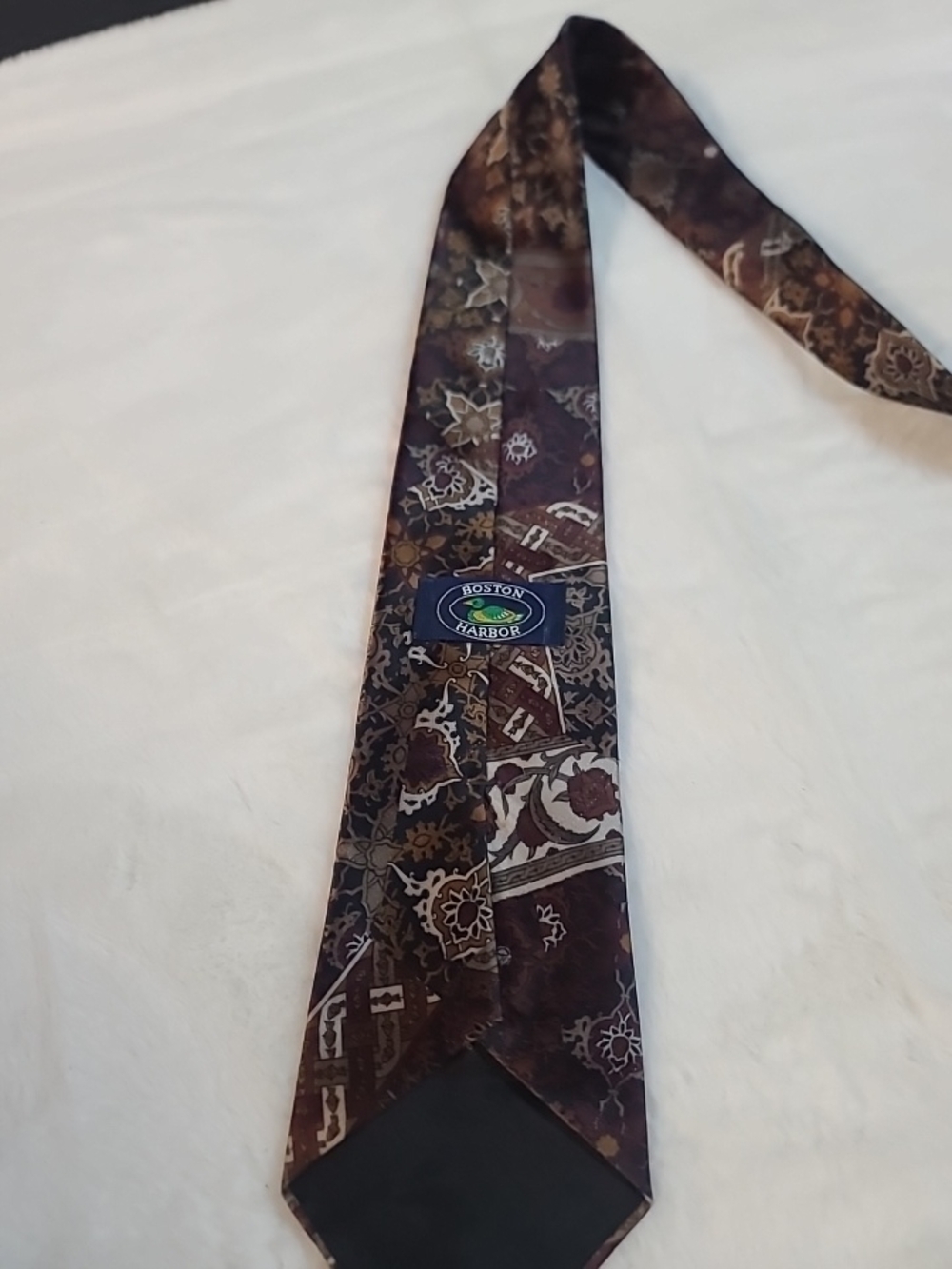 Men's Paisley Pattern Tie in Burgundy and Black - Picture 4 of 4